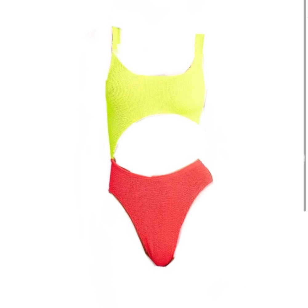 Bond-eye Orange One Piece Swimsuit Sporty High-Cut Design